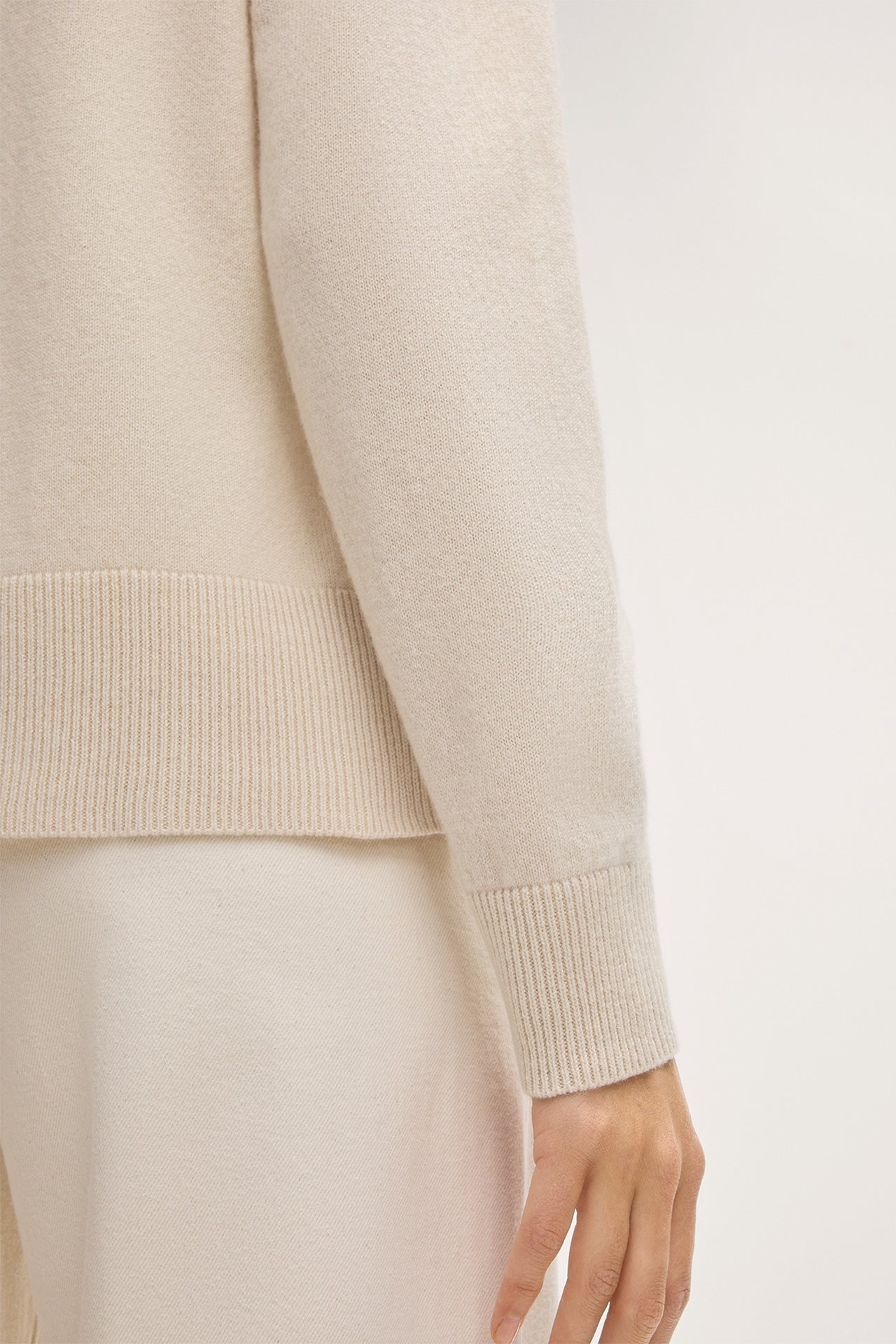 Кашмирен пуловер в екрю - Windsor