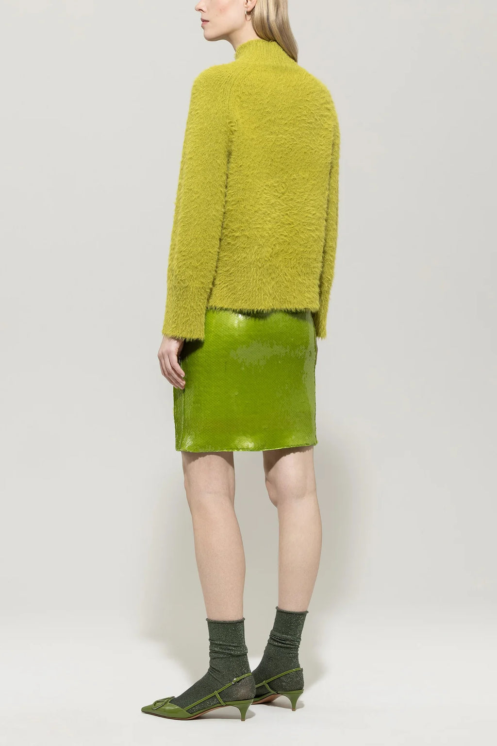 Пуловер в неоновозелено - Луиза Черано