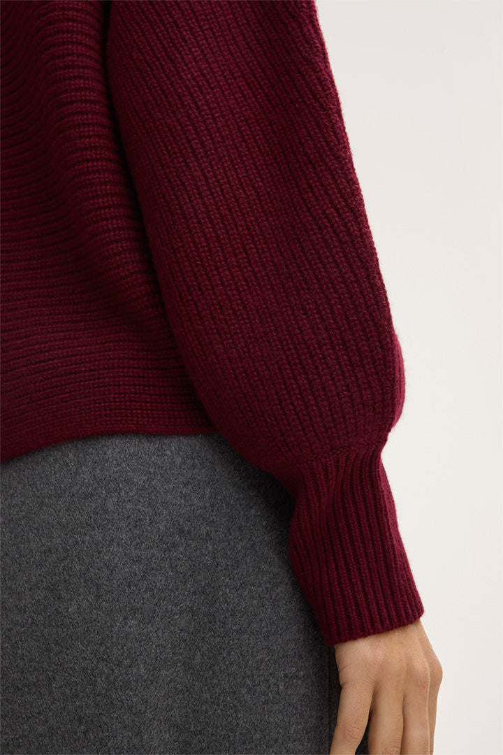 Пуловер с V-образно деколте - Windsor