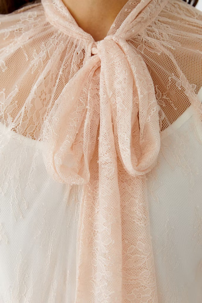 Дантелена Тюлена Блуза – Oui