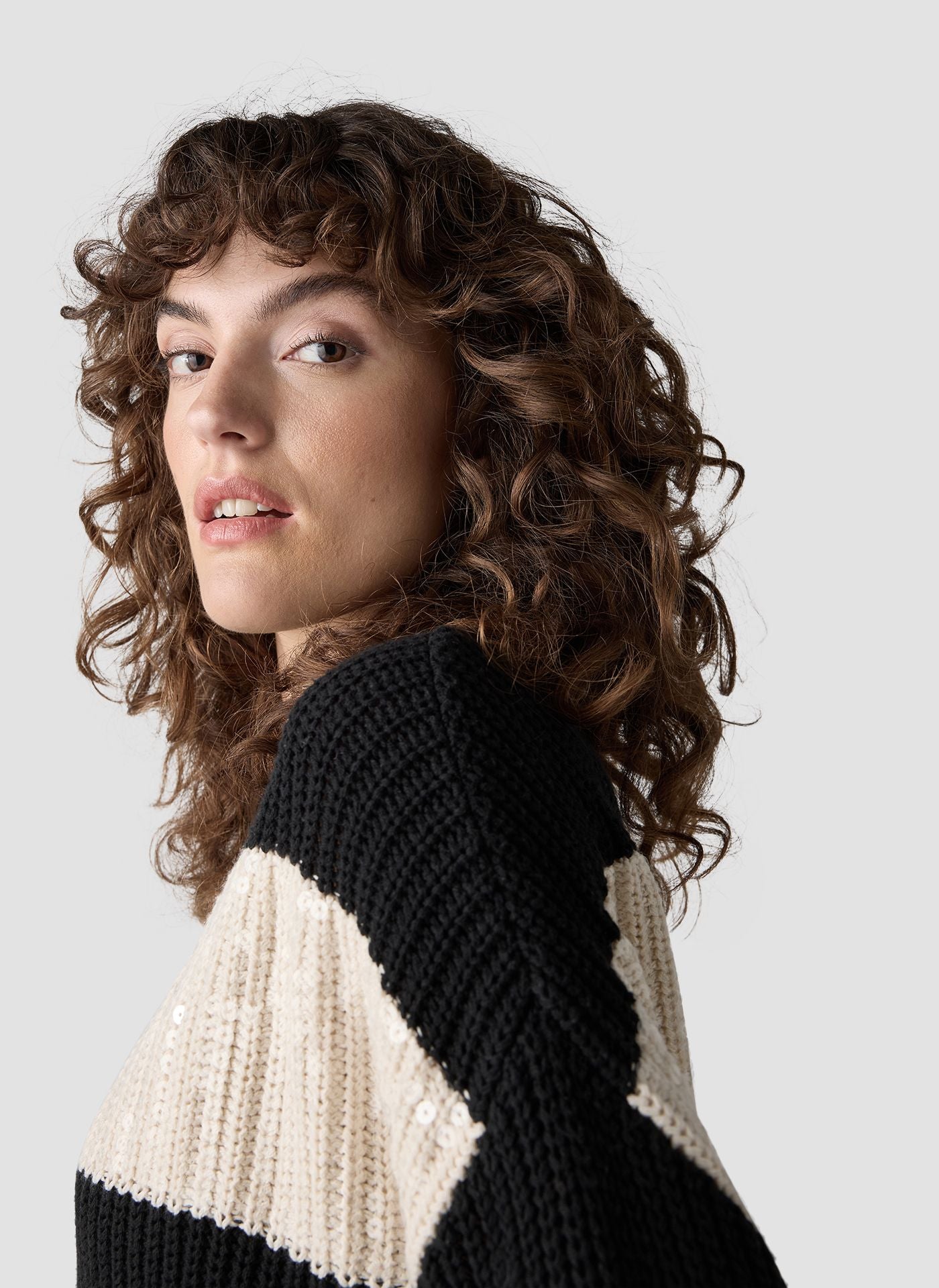 Пуловер с Пайетени Райета - Le Comte