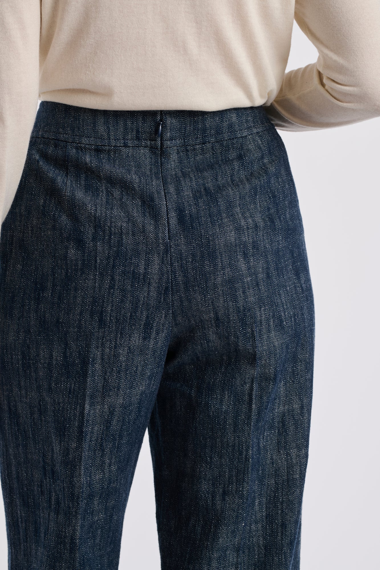 Джинси със златисти персонализирани копчета - Weill