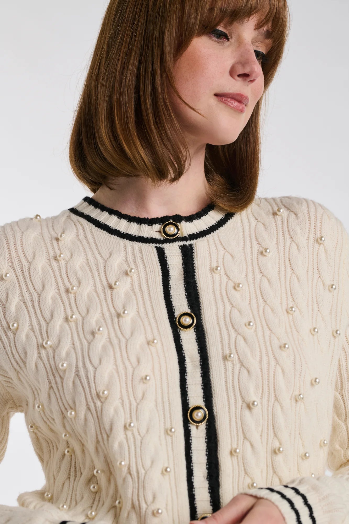 Жилетка с перлени копчета - Weill