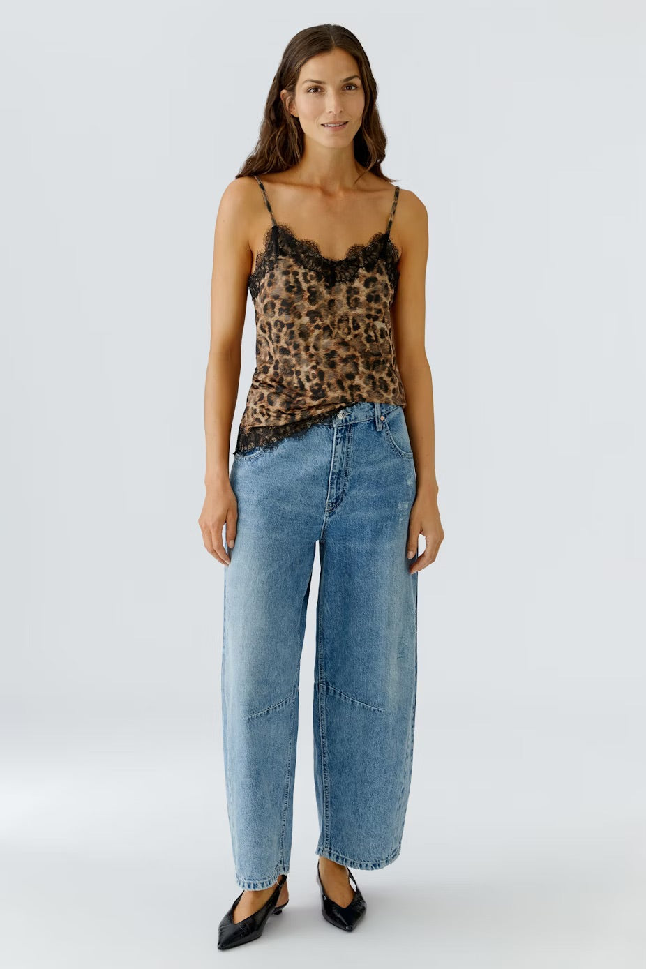 Топ в Камел и Сиво - Oui