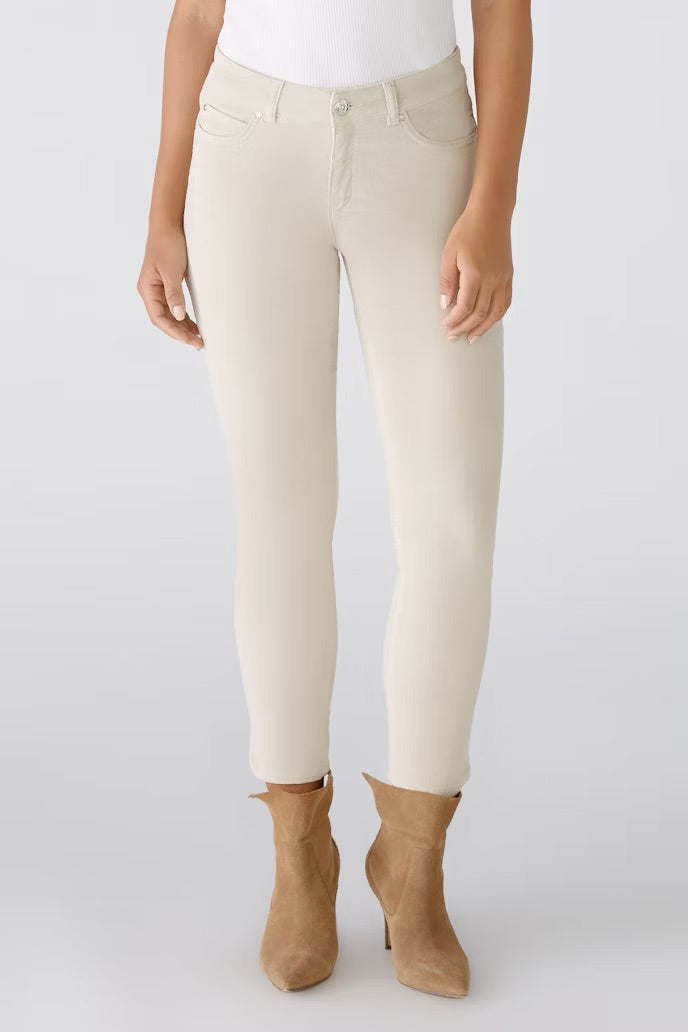 Кадифен Джегингс в Екрю - Oui